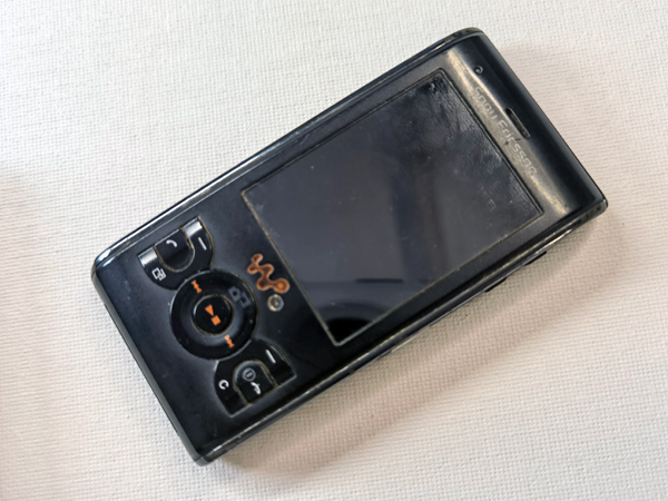 2012_phone_j07